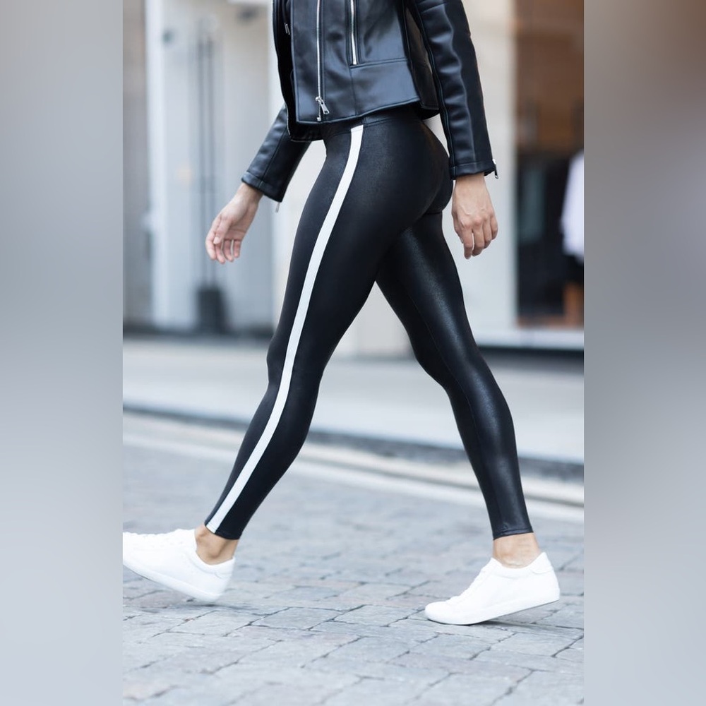 Spanx - Faux Leather Stripe Legging in Very Black/White size Large